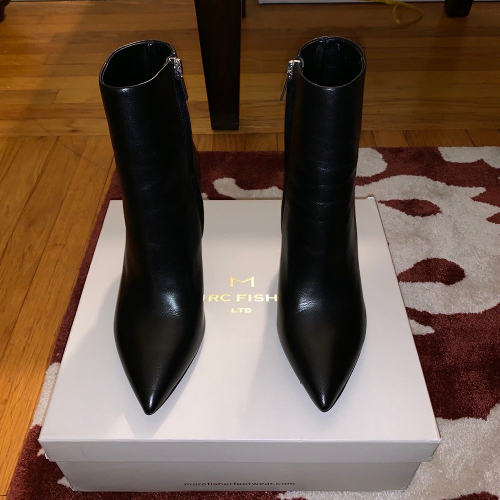 Marc Fisher LTD. Ulani Pointy Toe Bootie - Picture 4 of 5